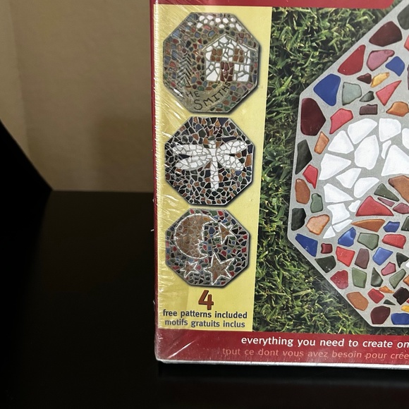 Milestones Mosaic Stepping Stone Kit. New in sealed packaging - Picture 3 of 5
